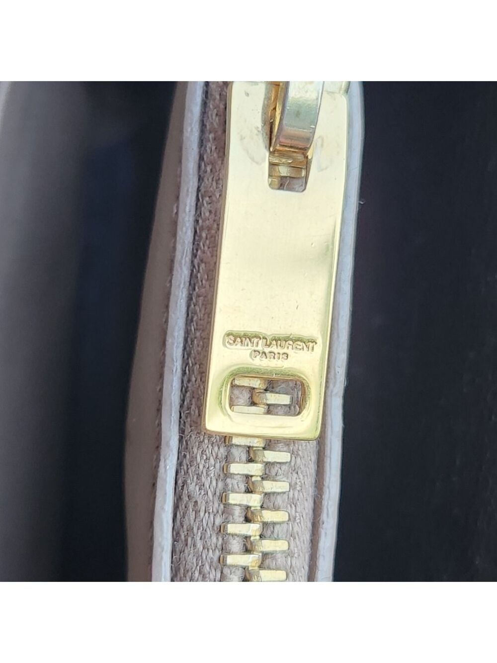 Yves Saint Laurent Tan Wallet Gold Hardware. - Picture 9 of 15
